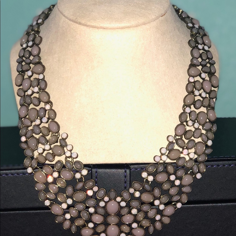 Fashion jewelry BaubleBar necklace